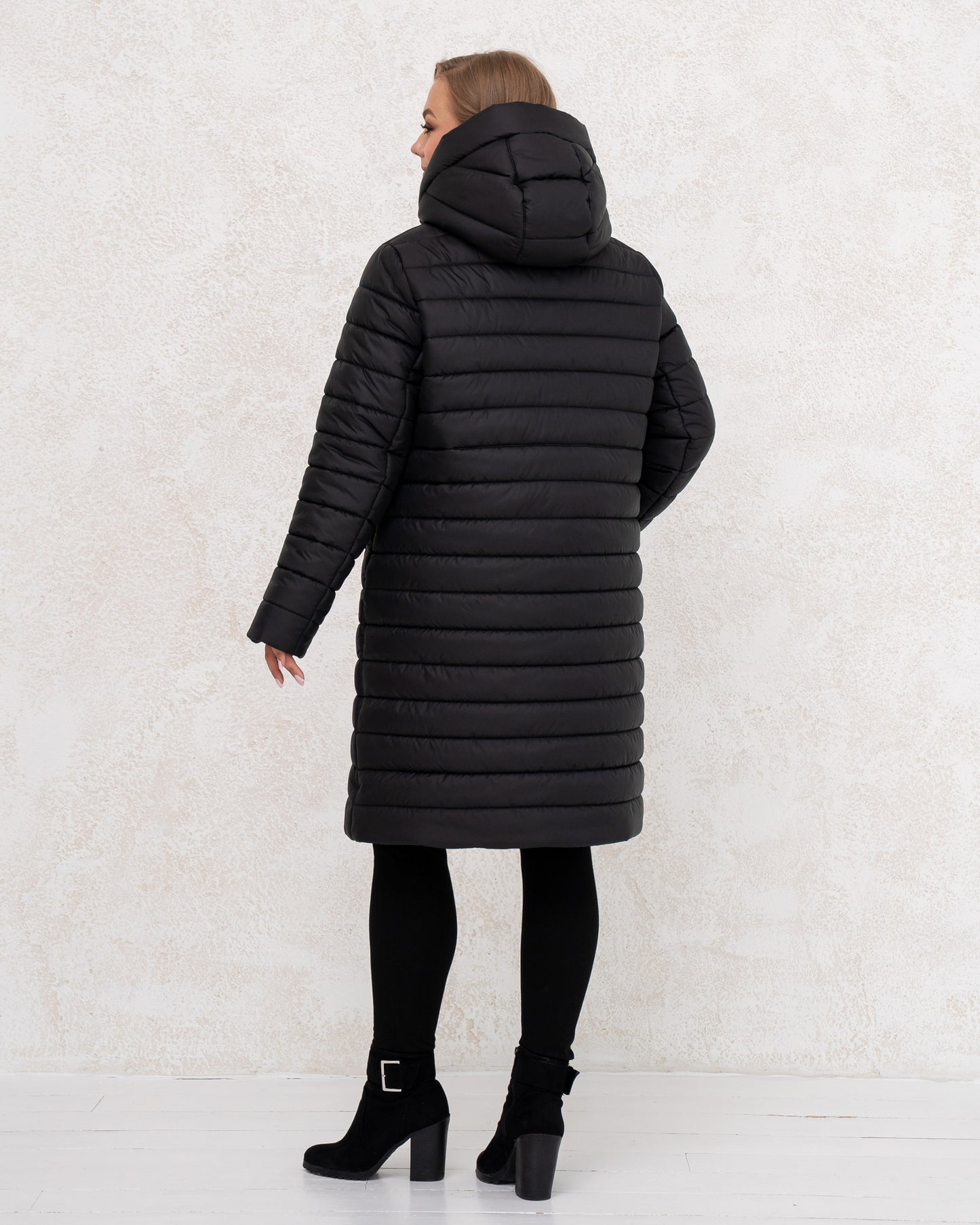 Жіноча зимова куртка 0484 Чорна